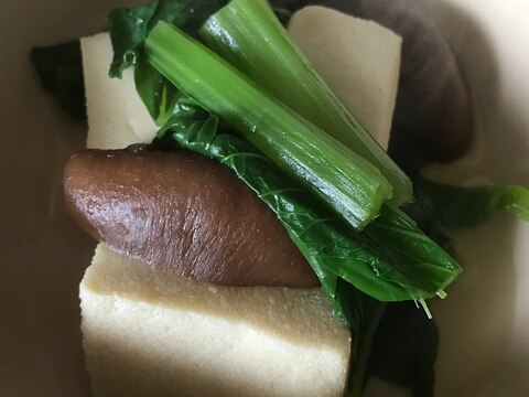 小松菜としいたけ、高野豆腐の含め煮